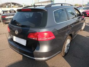 Volkswagen Passat - 2011