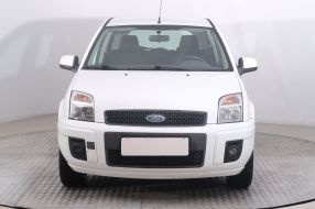 Ford Fusion - 2010