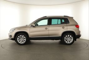 Volkswagen Tiguan - 2012