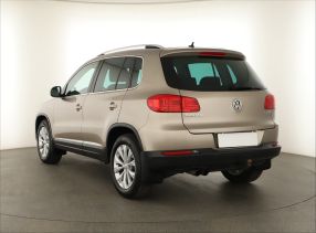 Volkswagen Tiguan - 2012