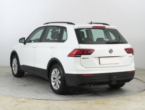 Volkswagen Tiguan - 2016