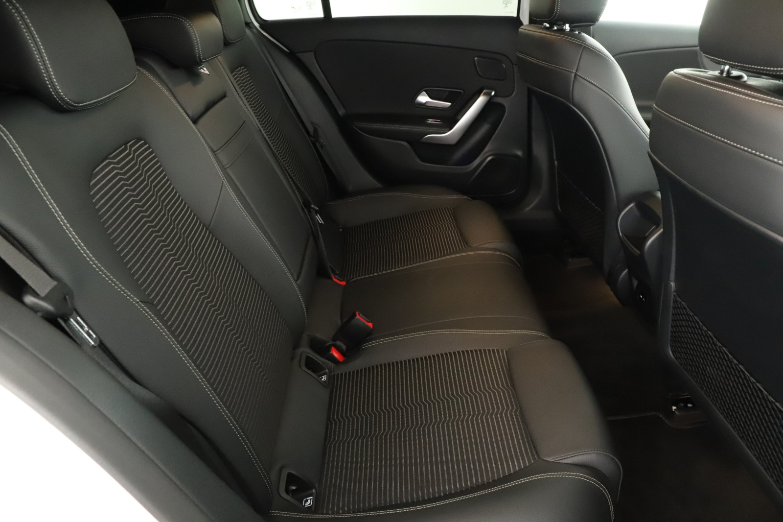 Mercedes-Benz A - 2021