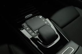 Mercedes-Benz A - 2021