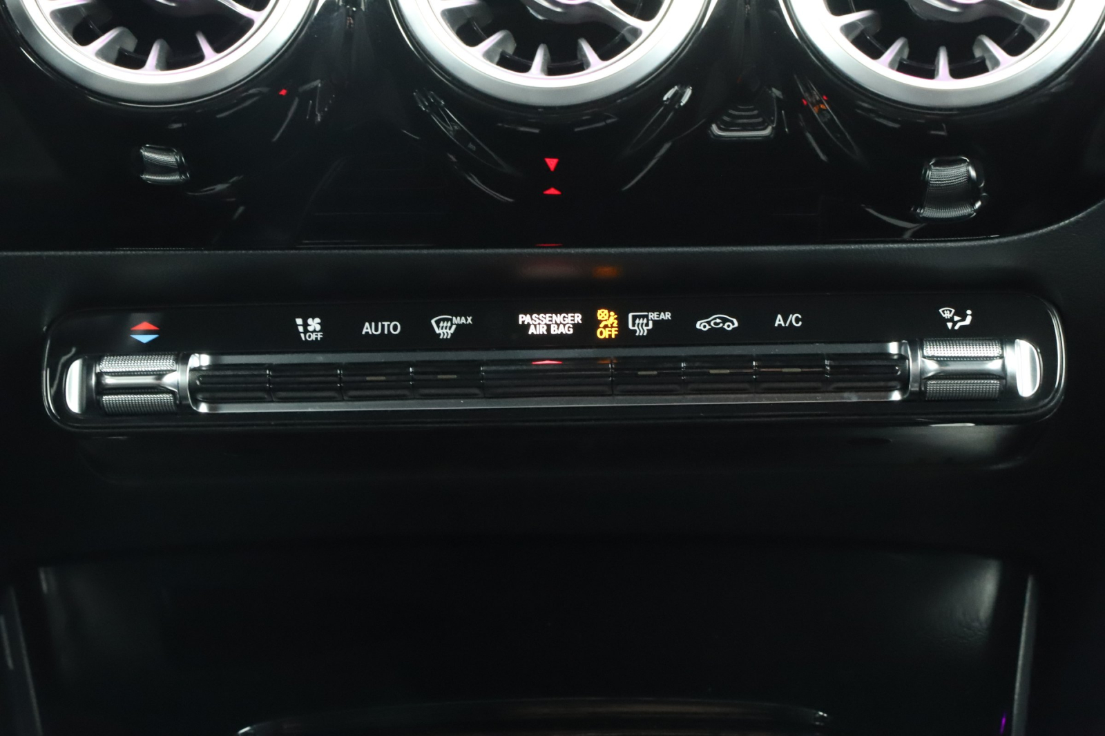 Mercedes-Benz A - 2021