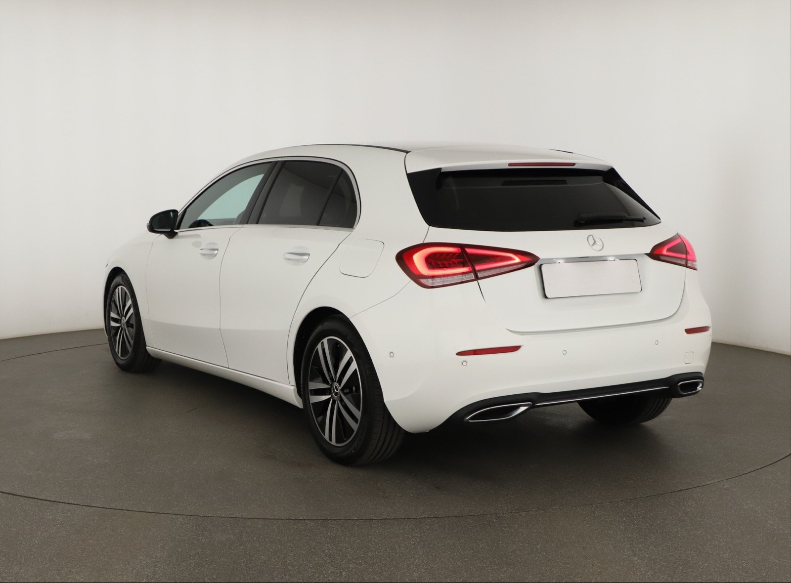 Mercedes-Benz A - 2021