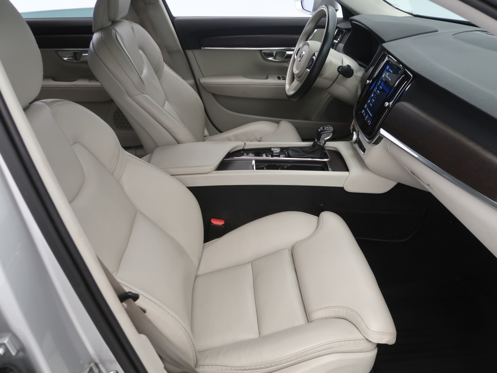 Volvo V90 Cross Country