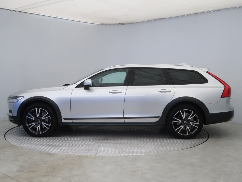 Volvo V90 Cross Country