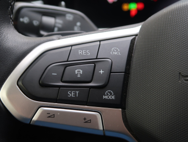 Volkswagen Passat - 2024