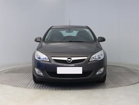 Opel Astra - 2012