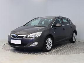 Opel Astra - 2012