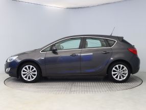 Opel Astra - 2012