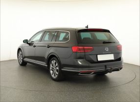 Volkswagen Passat - 2020