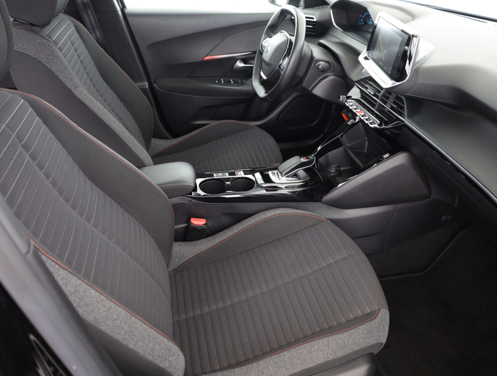Peugeot e-2008