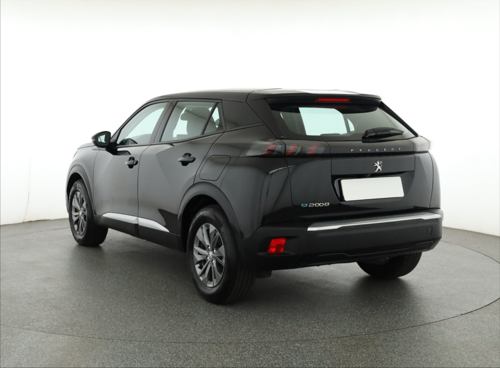 Peugeot e-2008