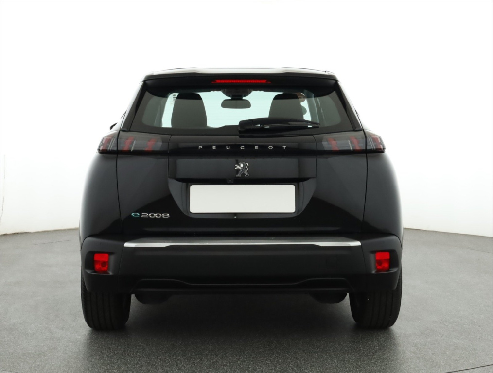 Peugeot e-2008