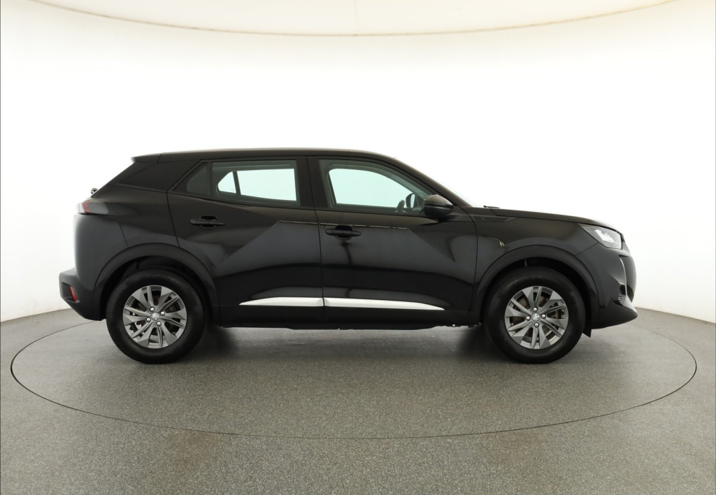 Peugeot e-2008