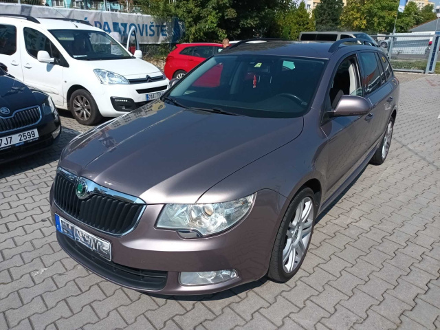 Škoda Superb 2012