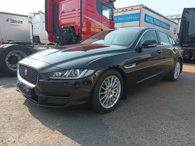 Jaguar XE 2016
