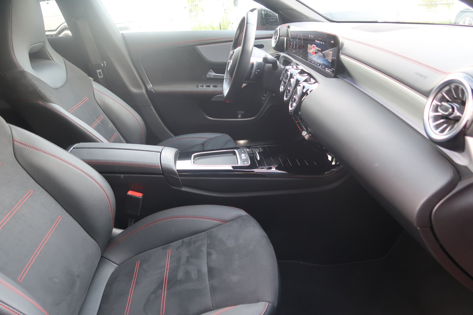 Mercedes-Benz CLA - 2024
