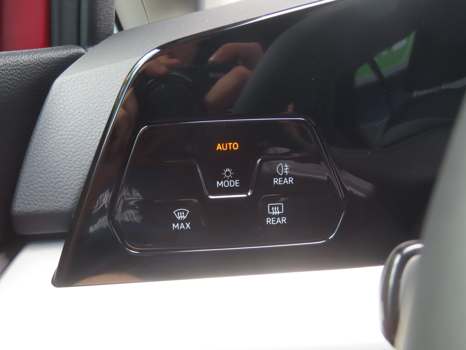 Volkswagen Golf - 2024