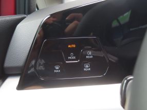 Volkswagen Golf - 2024