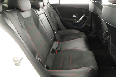 Mercedes-Benz A - 2021