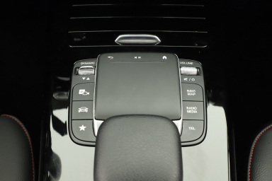 Mercedes-Benz A - 2021