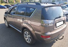 Mitsubishi Outlander - 2012