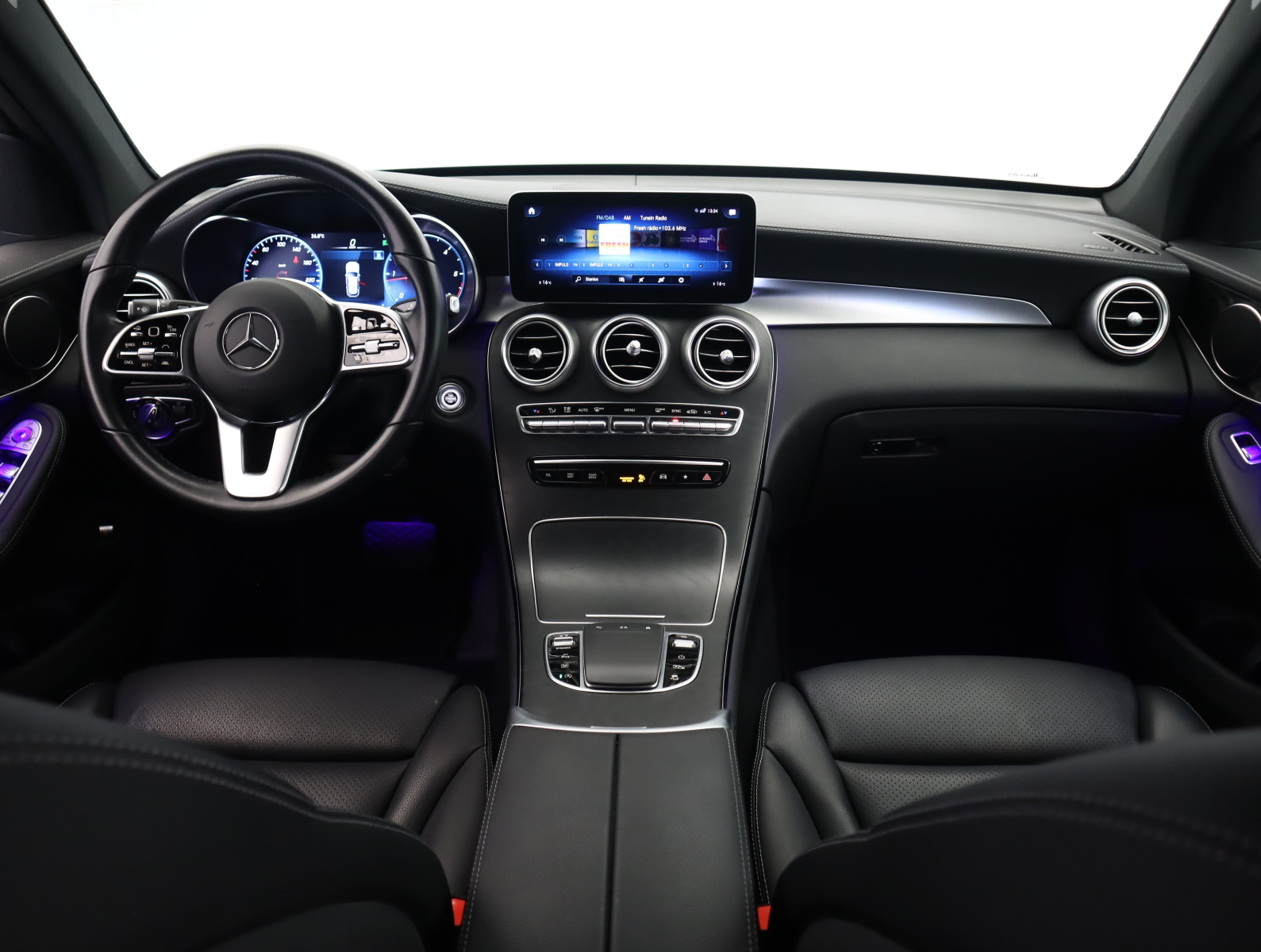 Mercedes-Benz GLC - 2021