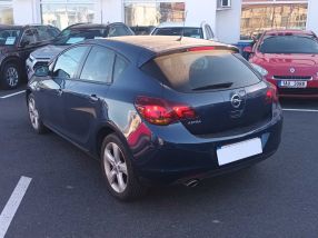 Opel Astra - 2011