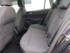 Volkswagen Golf - 2021