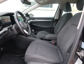 Volkswagen Golf - 2021