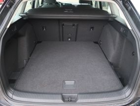 Volkswagen Golf - 2021