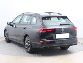 Volkswagen Golf - 2021