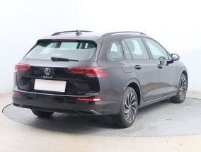Volkswagen Golf - 2021