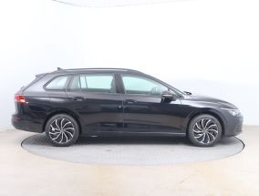 Volkswagen Golf - 2021