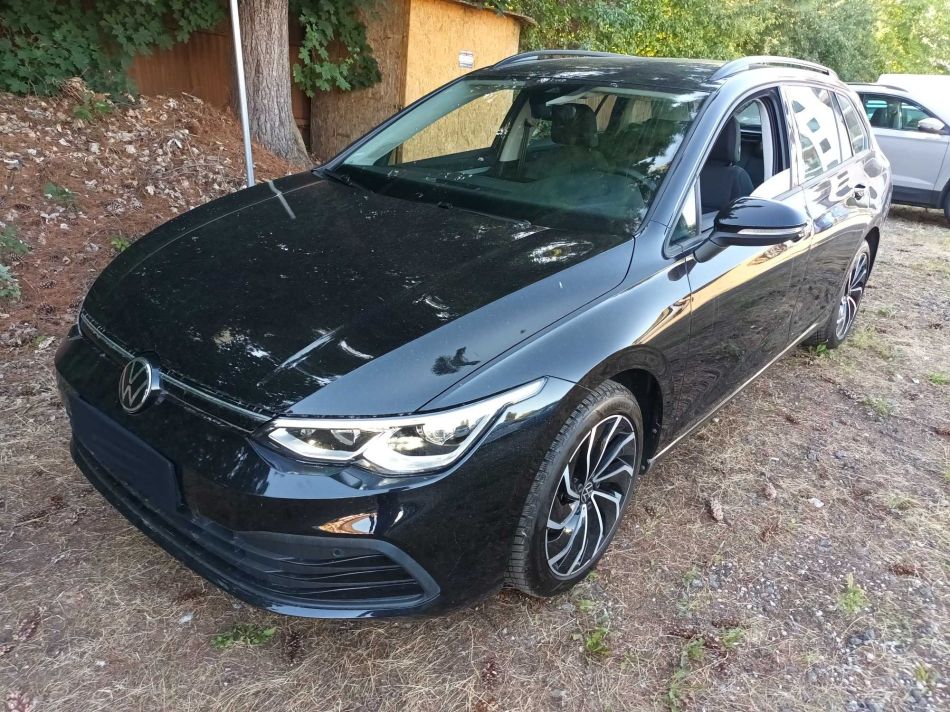 Volkswagen Golf - 2021