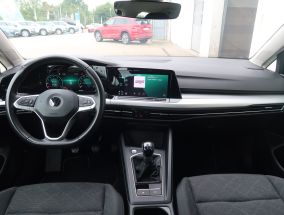 Volkswagen Golf - 2021