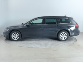 Volkswagen Passat - 2021