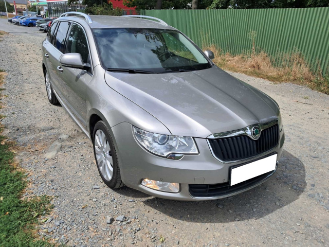 Škoda Superb 2012