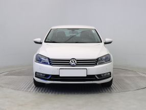 Volkswagen Passat - 2011
