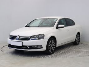 Volkswagen Passat - 2011