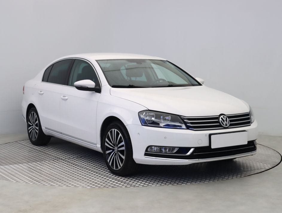 Volkswagen Passat - 2011