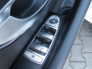 Mercedes-Benz E - 2021