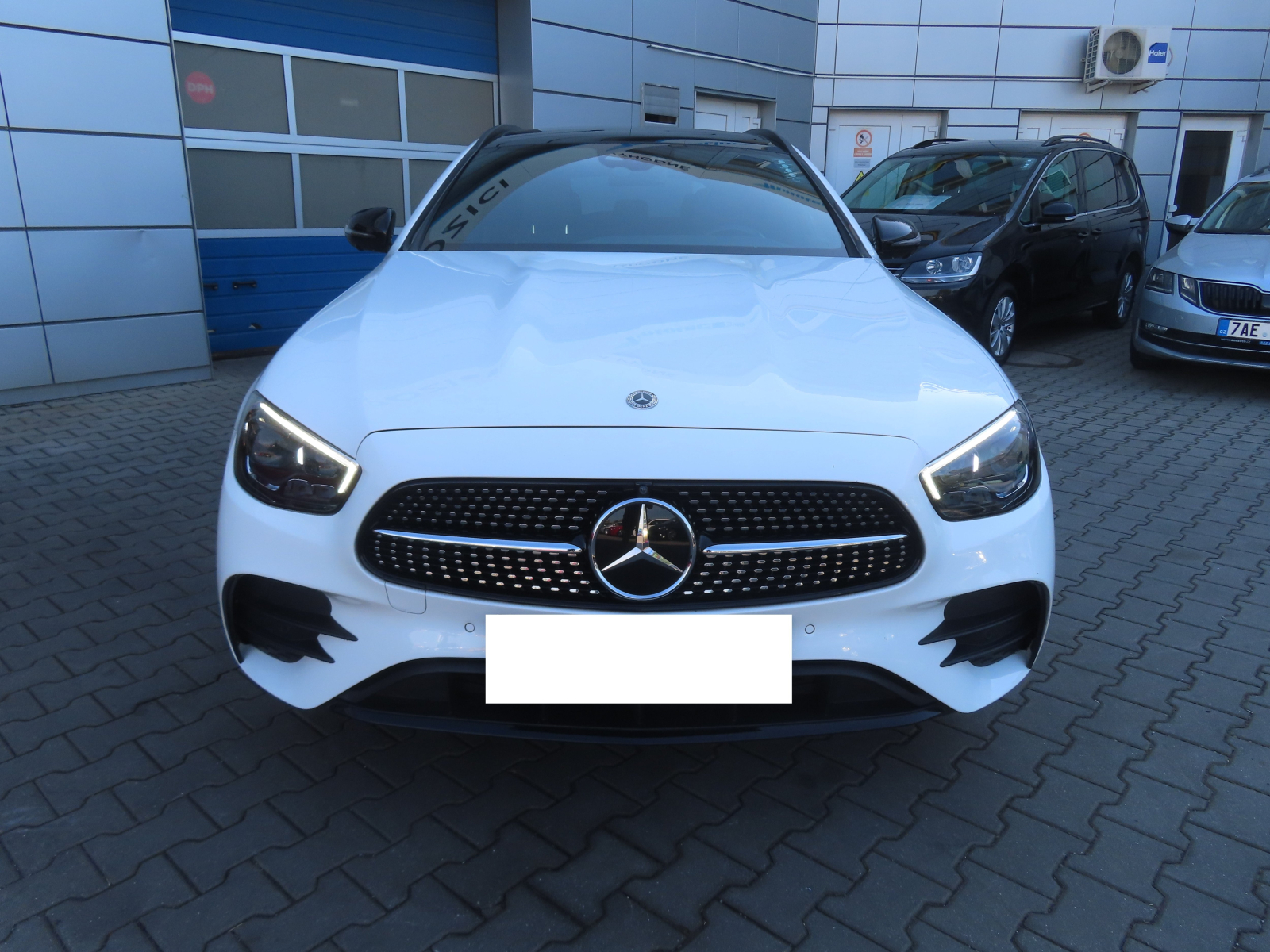 Mercedes-Benz E - 2021