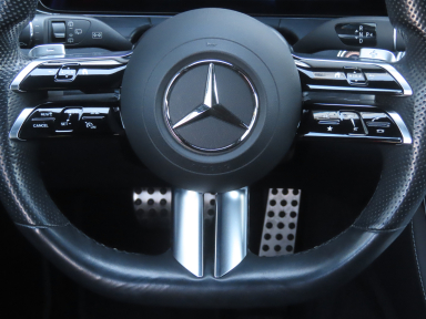 Mercedes-Benz E - 2021