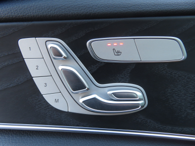 Mercedes-Benz E - 2021