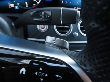 Mercedes-Benz E - 2021