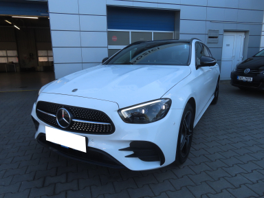 Mercedes-Benz E - 2021