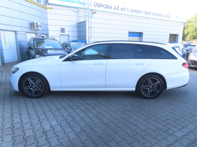 Mercedes-Benz E - 2021